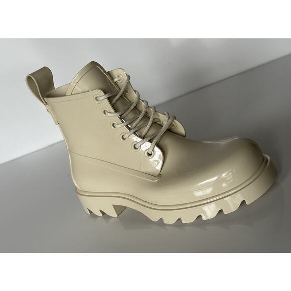 Bottega Veneta Shiny Rubber White Ankle Boots 8 US (41 Euro) 676884 IT NIB $890 main image 9